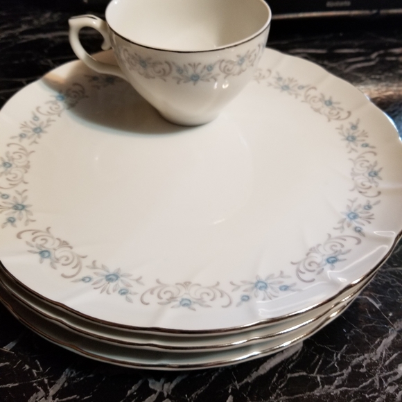 Set of 4 China set, Laurel China. - Picture 4 of 4